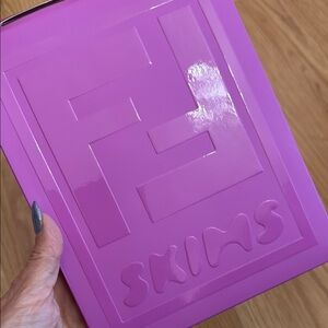 Fendi Skims Bold Pink Box